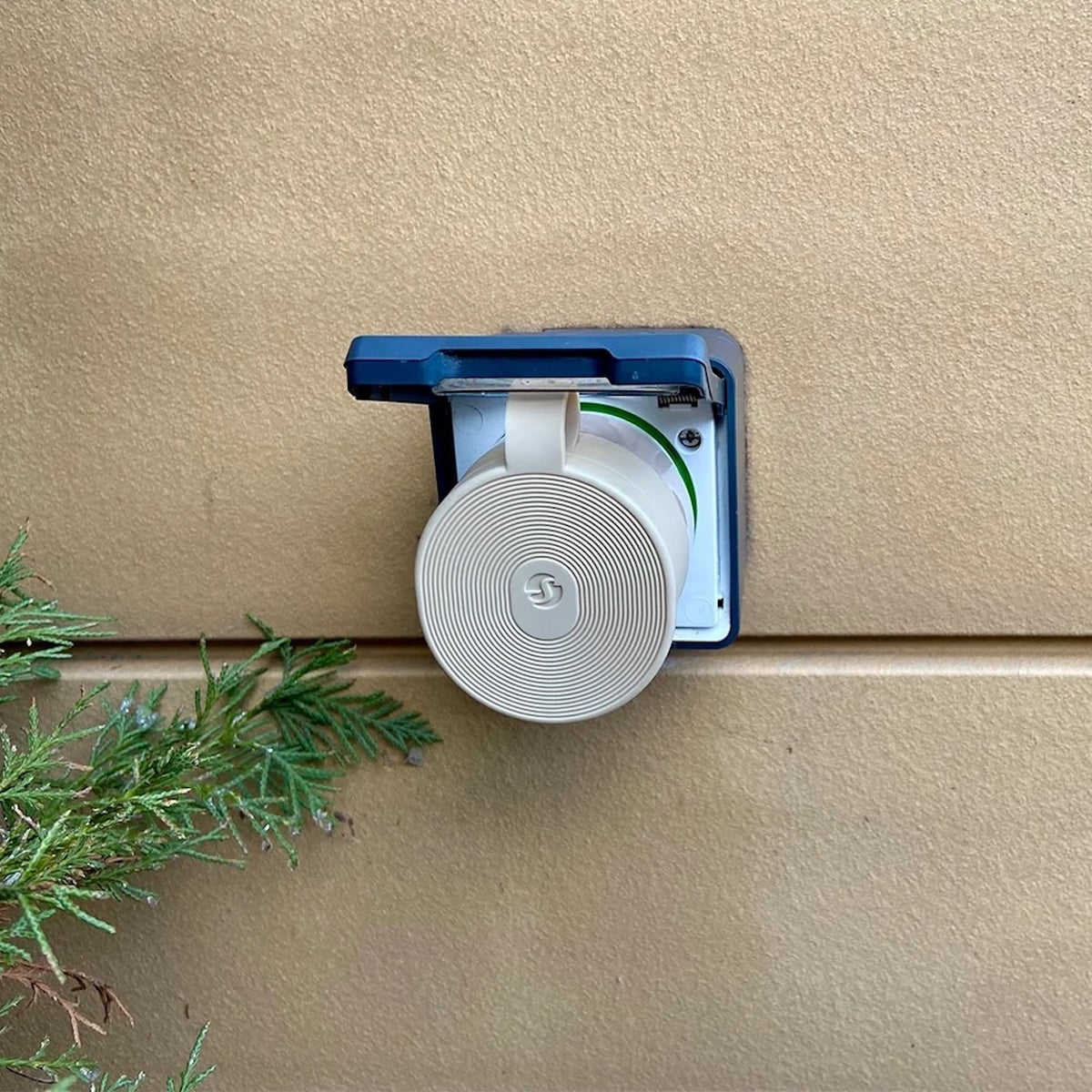 Shelly Outdoor Plug S